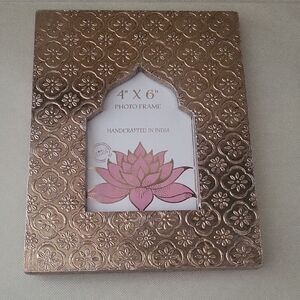 Vintage Rusric Gold Embossed Photo Frame - 4" x 6"